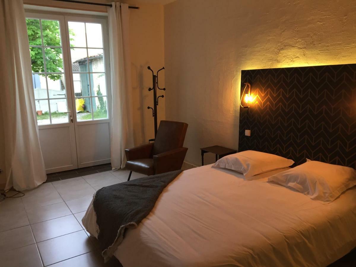 Bed and Breakfast Têtes à l'air à Montils Extérieur photo